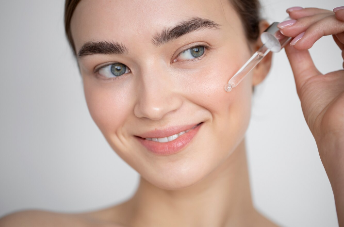 How to Apply Vitamin C Serum
